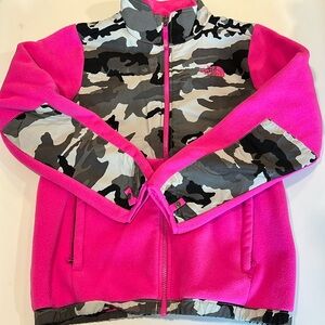 The north face - girls xl, ladies small neon pink fleece/camo